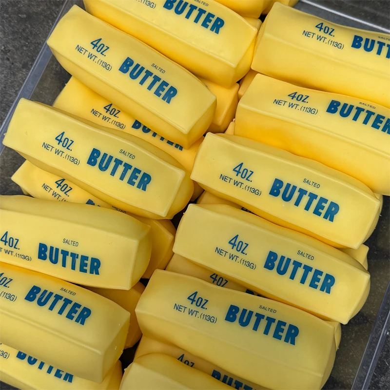 バターの形をした、握って遊べるストレス解消ボール。サクサクと - Novelty Gifts のレビューと価格